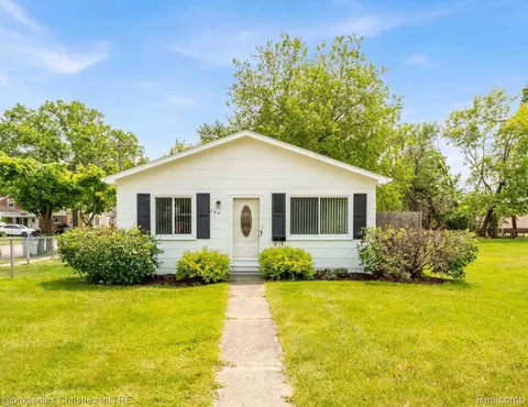 244 E Woodward Heights Blvd, Hazel Park, MI 48030