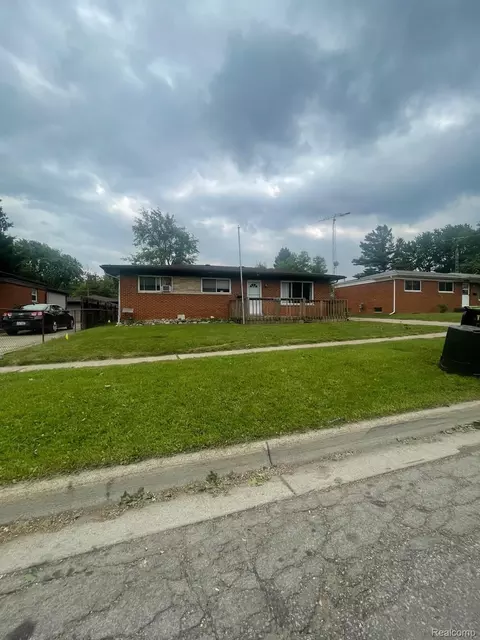 8415 Cappy Ln, Swartz Creek, MI 48473