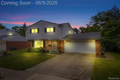 22862 Montclair St, Farmington, MI 48336