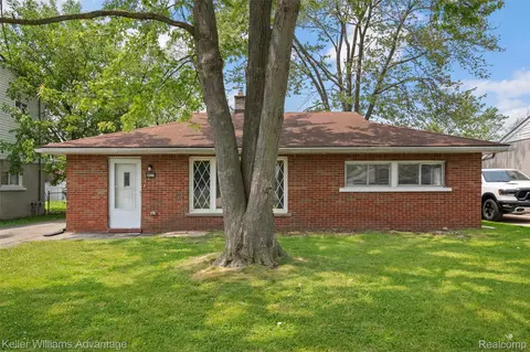 26315 Lehner St, Roseville, MI 48066