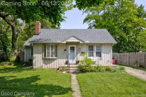 585 Roth Blvd, Clawson, MI 48017