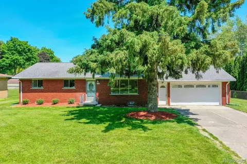 1312 N Bielby St, Waterford, MI 48328