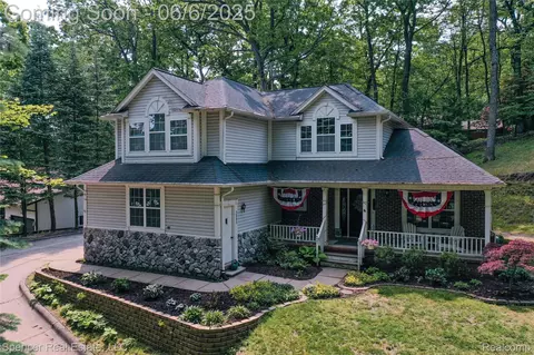 5005 Mohawk Ave, Independence, MI 48348