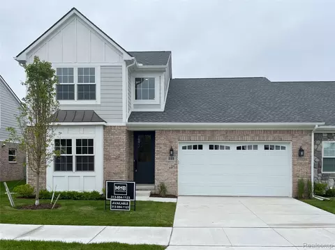585 Heritage Pl, Saint Clair Shores, MI 48080