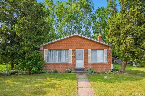 13332 Masonic Blvd, Warren, MI 48088
