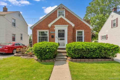 3220 John R St, Trenton, MI 48183