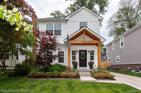 2210 E Hudson Ave, Royal Oak, MI 48067