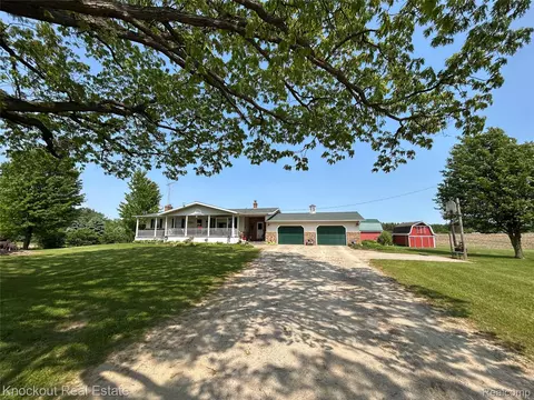 10429 Mcpherson Rd, Millington, MI 48746