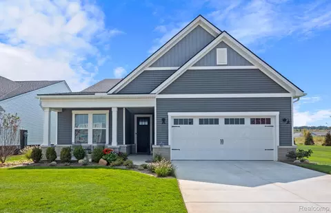 4177 Bay Terrace Dr, Milford, MI 48381