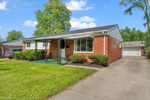 6727 Niagara St, Romulus, MI 48174