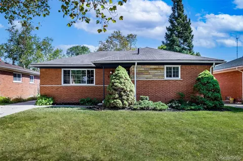 21710 Parklawn St, Oak Park, MI 48237
