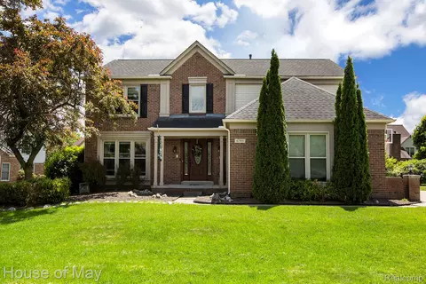 47951 Picadilly Ct, Canton, MI 48187