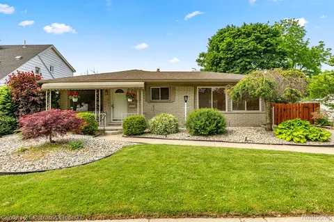 17215 Hanover Ave, Allen Park, MI 48101