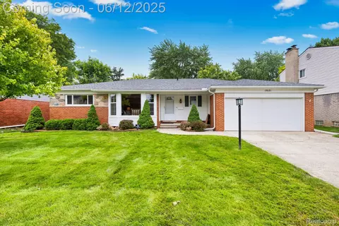15681 Huff St, Livonia, MI 48154