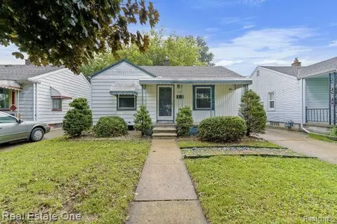 12161 Irene St, Southgate, MI 48195