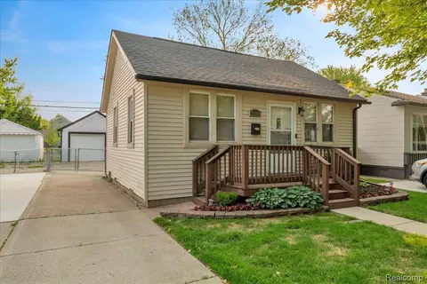 2180 Morris Ave, Lincoln Park, MI 48146