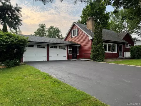 426 Renker Rd, Delta, MI 48917