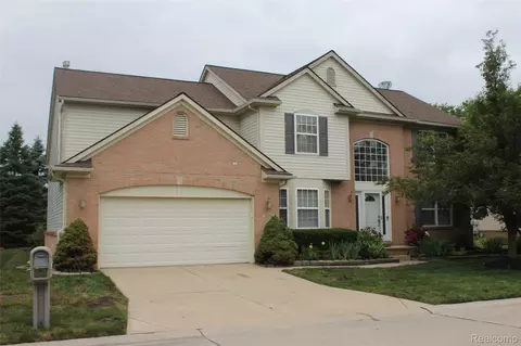 26956 N Monroe Dr, Southfield, MI 48034