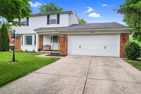 29320 Geraldine Ct, Farmington Hills, MI 48336