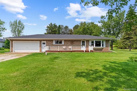 7284 Fostoria Rd, Mayville, MI 48744