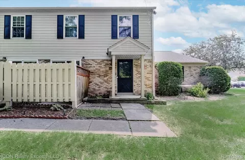 44215 Providence Dr, Clinton Township, MI 48038