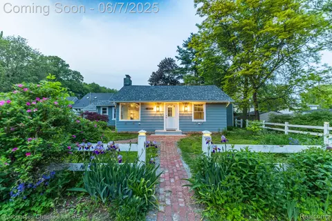 50824 Baltimore St, New Baltimore, MI 48047