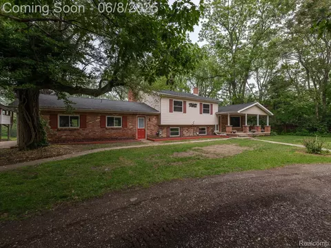 22191 Bell Rd, Huron, MI 48164