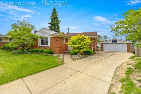26622 Bryan Ct, Dearborn Heights, MI 48127