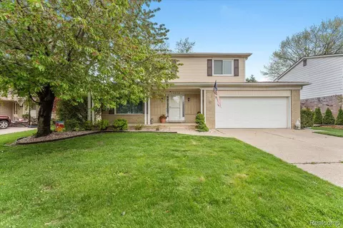 13876 Greentrees St, Riverview, MI 48193