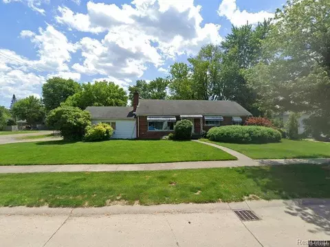 23592 Buckingham St, Clinton Township, MI 48036