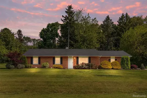 35248 Gary St, Farmington, MI 48331
