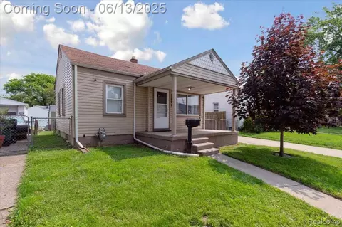 1822 College Ave, Lincoln Park, MI 48146