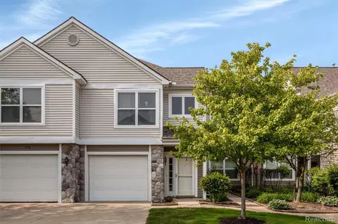 612 Riverstone Ln #75, Chelsea, MI 48118