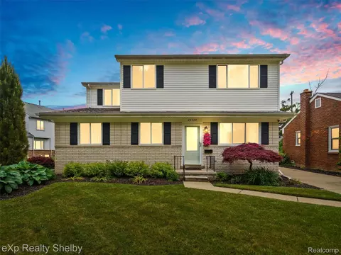 22320 Gordon Rd, Saint Clair Shores, MI 48081
