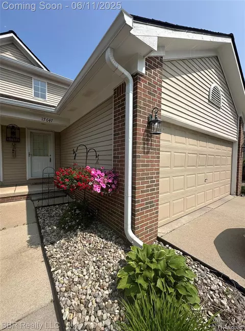 17647 Liberty Ln, Brownstown, MI 48193