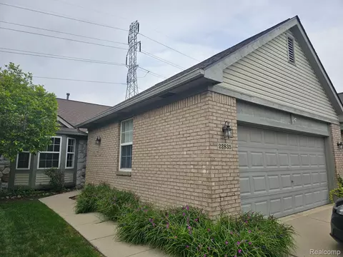 22835 Woodcreek Dr #32, Taylor, MI 48180