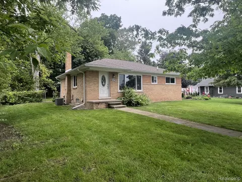 2734 Lakeridge, Wixom, MI 48393