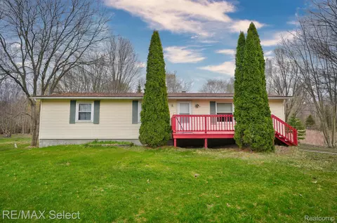 10304 Nichols Rd, Montrose, MI 48457