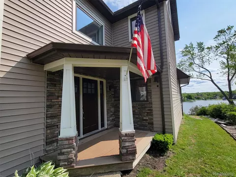9635 Norman Rd, Springfield, MI 48348