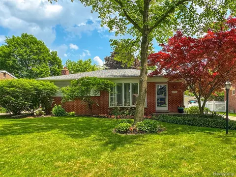 22900 Frederick Ave, Farmington, MI 48336