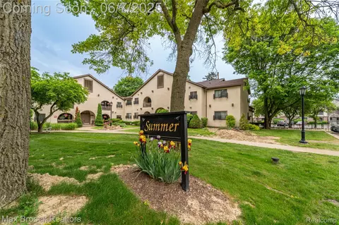 42160 Woodward Ave #37, Bloomfield Hills, MI 48304