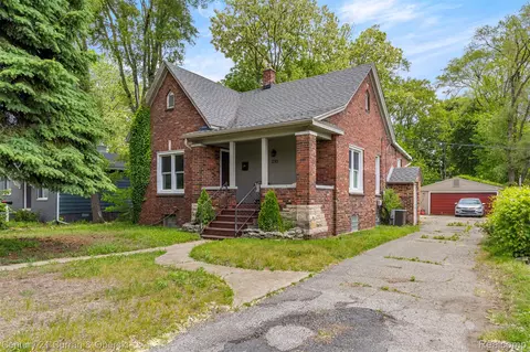 210 Saint Louis St, Ferndale, MI 48220