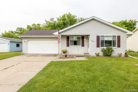 1908 Grant Pl, Port Huron, MI 48060