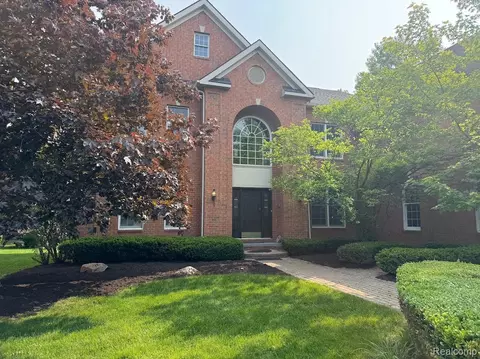 25844 Shoreline Dr, Novi, MI 48374