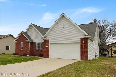 11102 Pheasant Run, Vienna, MI 48420
