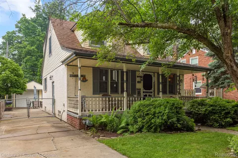 3128 Woodside Dr, Dearborn, MI 48124
