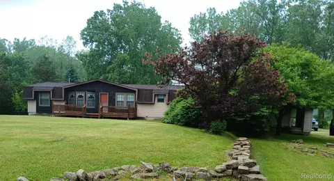 15744 Bak Rd, Van Buren, MI 48111