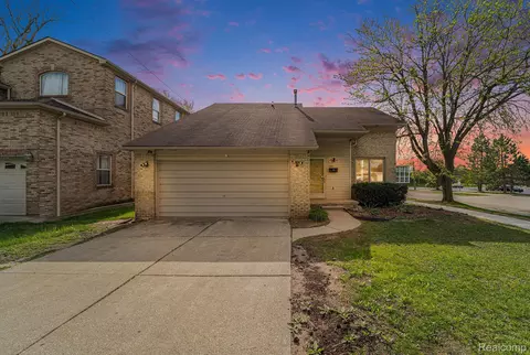 6075 N Vernon St, Dearborn Heights, MI 48127