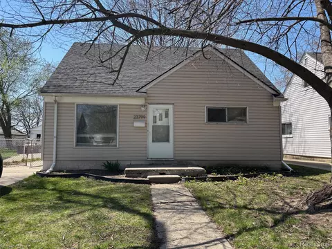 23799 Brittany Ave, Eastpointe, MI 48021