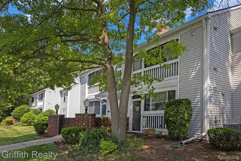 1217 Curzon Ct #203, Howell, MI 48843